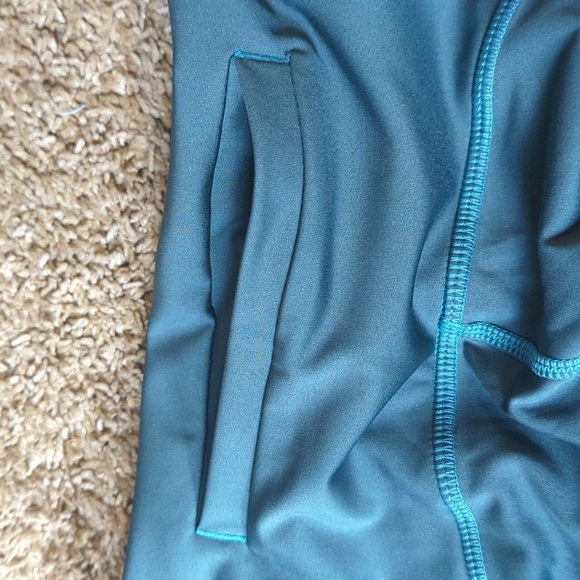 Fabletics Leggings and sports bra set! - Picture 7 of 7